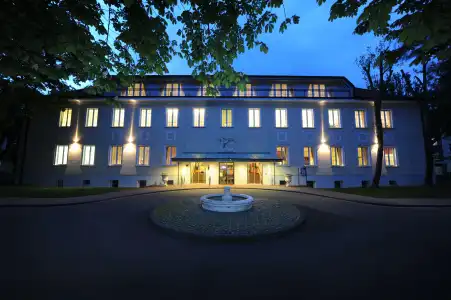 Der Lindenhof - 0