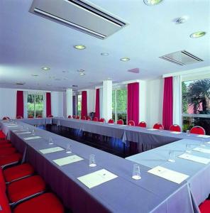 Continental Wellness & Spa - 16