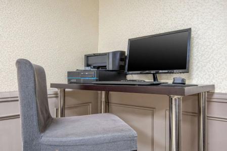 Quality Inn & Suites - 3