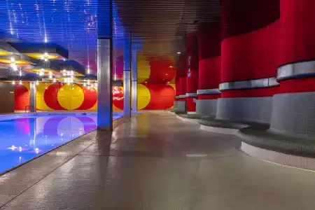 Radisson Blu, - 19