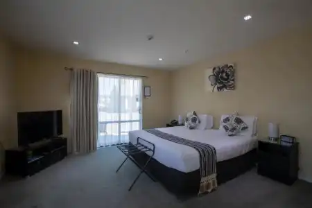 Abbella Lodge Motel - 77