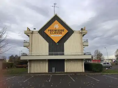 Premiere Classe Bourges (6 kms du centre-ville) - 14