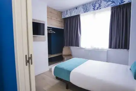 Coruna Mar - 26
