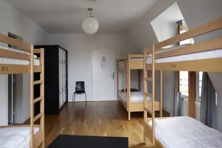 Geneva Hostel - 44
