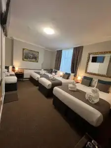 Tudor Court - 80