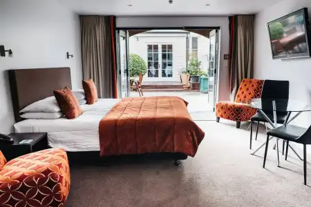The Grange Motel - 19