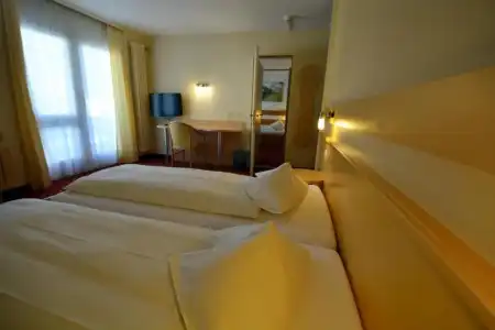 HOP Apartments & Suites - 66