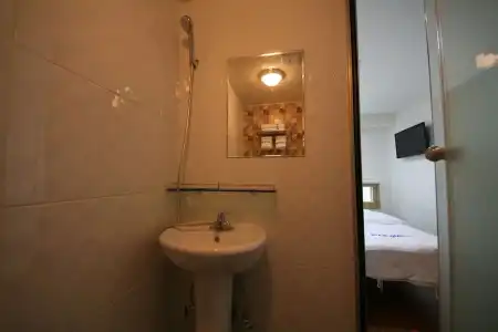 Star Guest House - 39