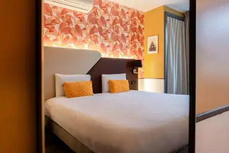 Hôtel Kyriad Paris 10 — Canal Saint Martin-République - 5