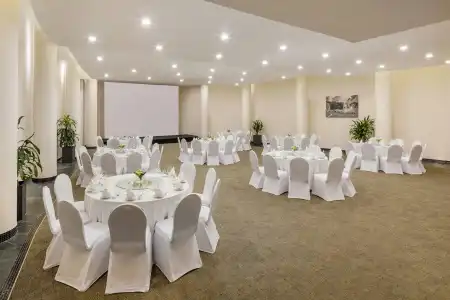 Melia Danang Beach Resort - 21