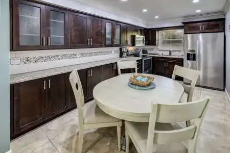 May-Dee Suites - 64
