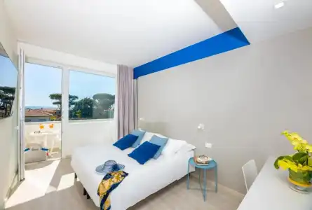 Amarina - 37