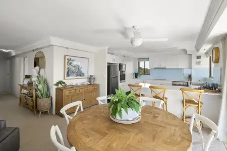 Gemini Court Holiday Apartments - 213