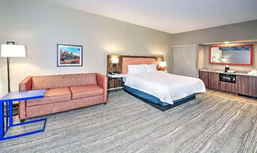 Hampton Inn by Hilton Ottawa - 69