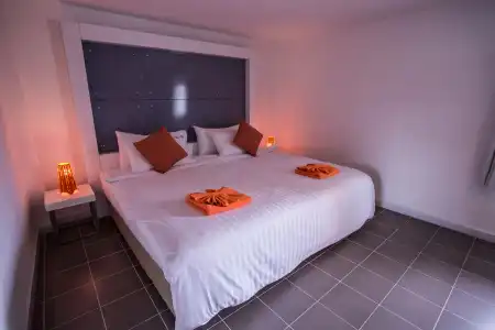 The Original Orange Rooms - 6