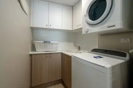 Rolling Surf Resort - 220