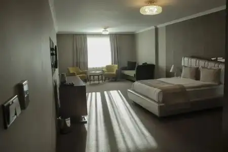 Royal Milano - 14