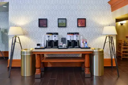 Hampton Inn & Suites By Hilton Calgary- University Northwest - 14