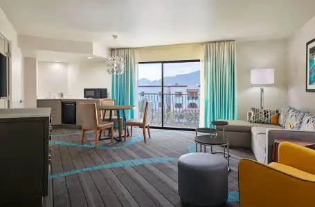 Sheraton Tucson and Suites - 86