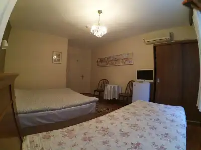 Berk Guesthouse - 'Grandma's House' - 40