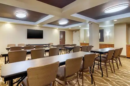 Spark by Hilton Atlanta Airport South College Park - 21