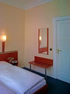 Kurfürst am Kurfürstendamm - 60