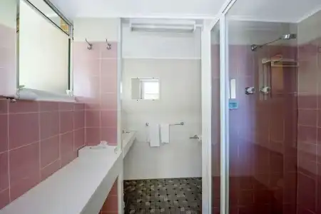 Ocean Breeze Motel - 29