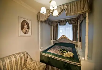 Royal City - 37