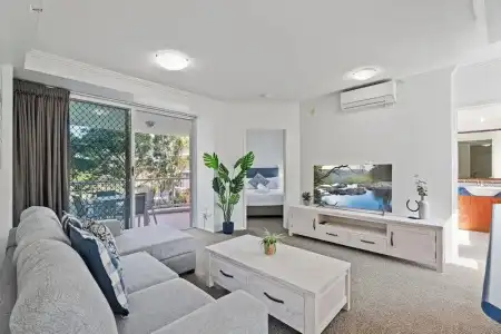 Crystal Bay on the Broadwater - 135