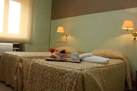 Plaza - 30