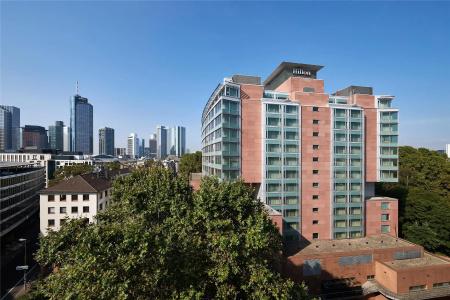 Hilton Frankfurt City Centre - 40