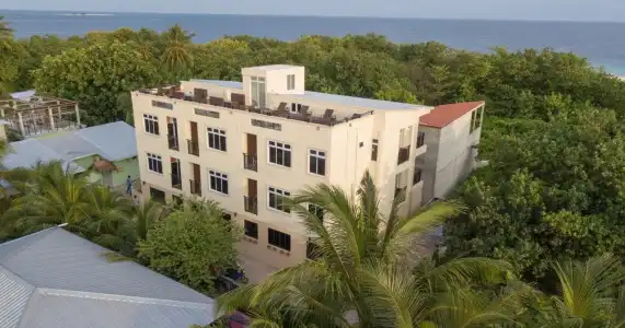 Paguro Beach Inn - 0