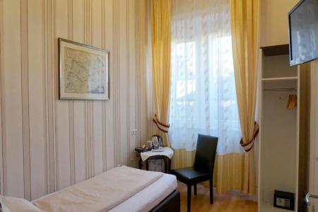 am Schloss Biebrich - 20