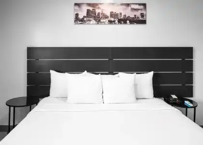 Hollywood Inn Express LAX - 30