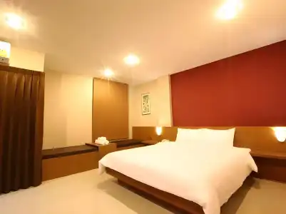 The Plubpla Serviced Apartment - 13