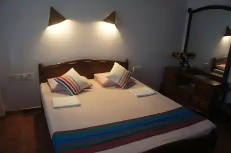 Sam's Guest House - 3