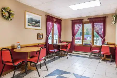 Quality Inn & Suites Lincoln I-93 - 27