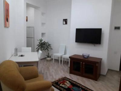 Nizami Street 2 - 10