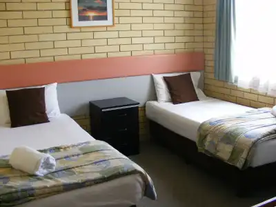 Beachside Motor Inn - 2