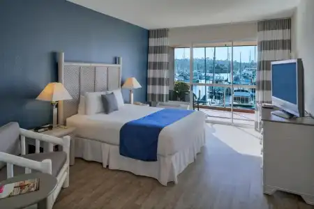 Bay Club & Marina - 52