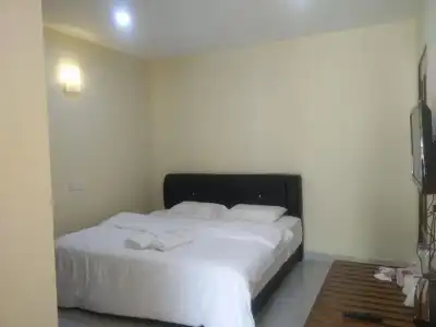 Penarak Bamboo Beach Motel - 11