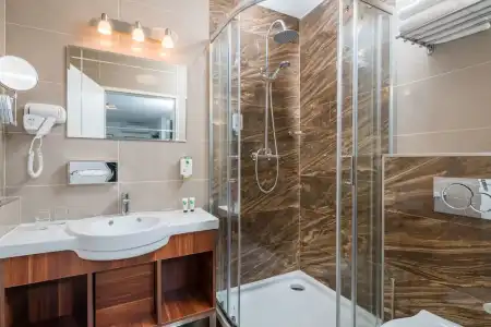 Best Western Plus Celebrity Suites - 101
