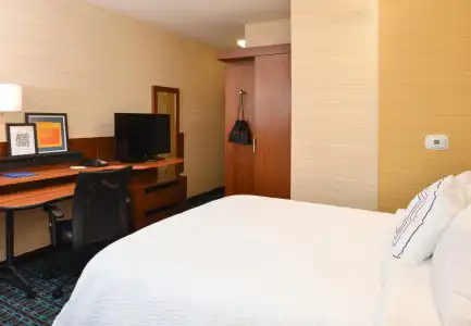 Fairfield Inn & Suites by Marriott Santa Cruz, CA - 4