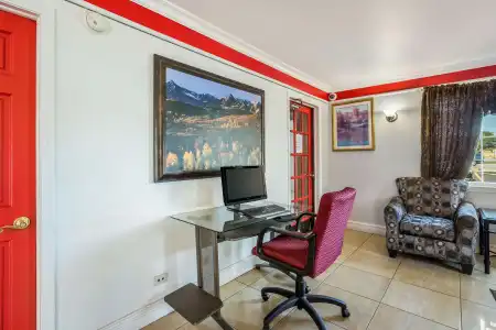 Americas Best Value Inn - 6