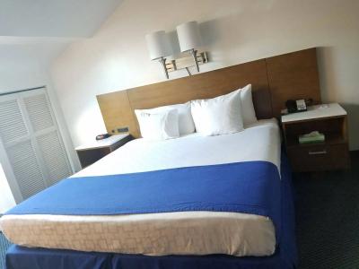 The Constitution Inn - 14