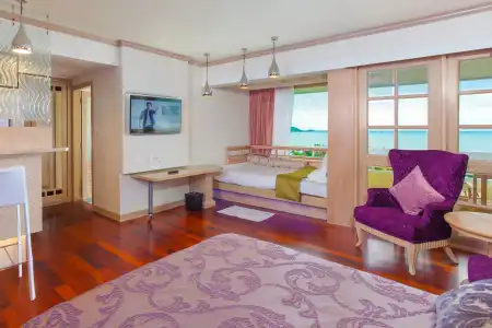 Diamond Cliff Resort & Spa, Patong Beach - 37