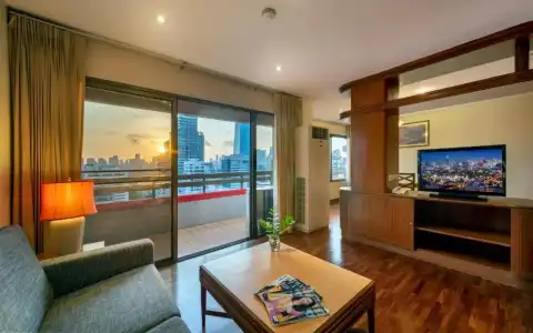 Bandara Silom Suites - 203
