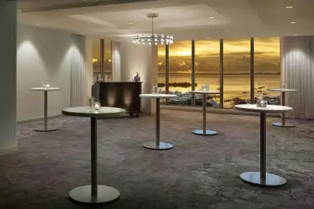 Courtyard by Marriott Miami Coconut Grove - 27