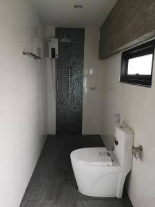The Entaneer Poshtel - 8