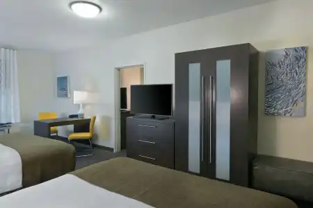 Oxford Suites Bellingham - 35